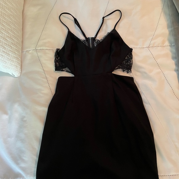 Superdown Belinda LBD - Picture 4 of 4